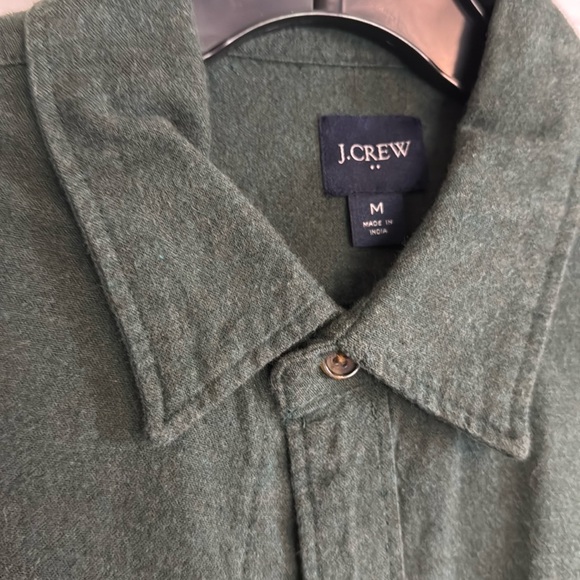 Green j crew flannel size medium. - Picture 2 of 4